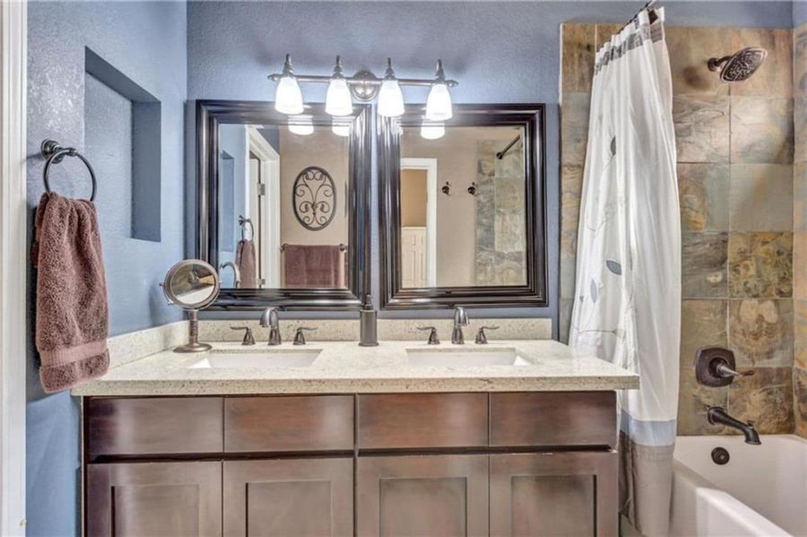 El Paso House: 7067 Crown Ridge Drive