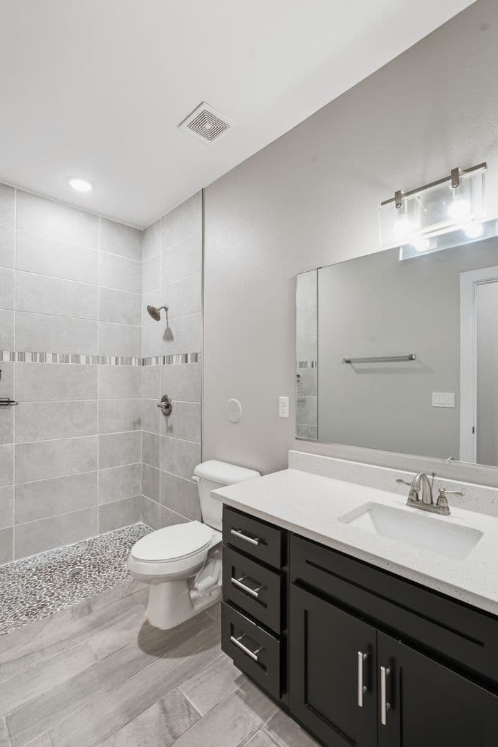 El Paso House: 14572 John McNeely
