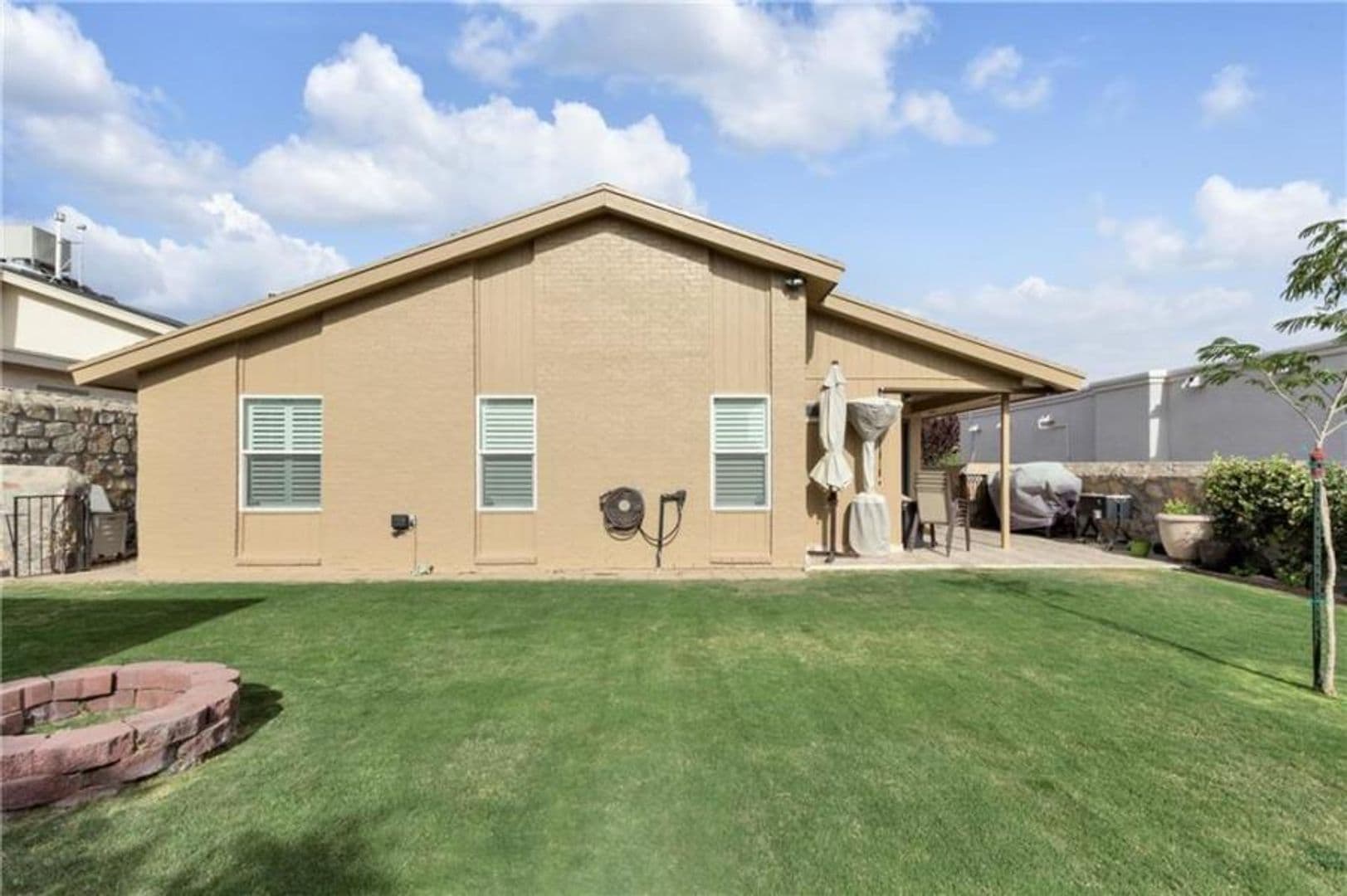 El Paso House: 7067 Crown Ridge Drive