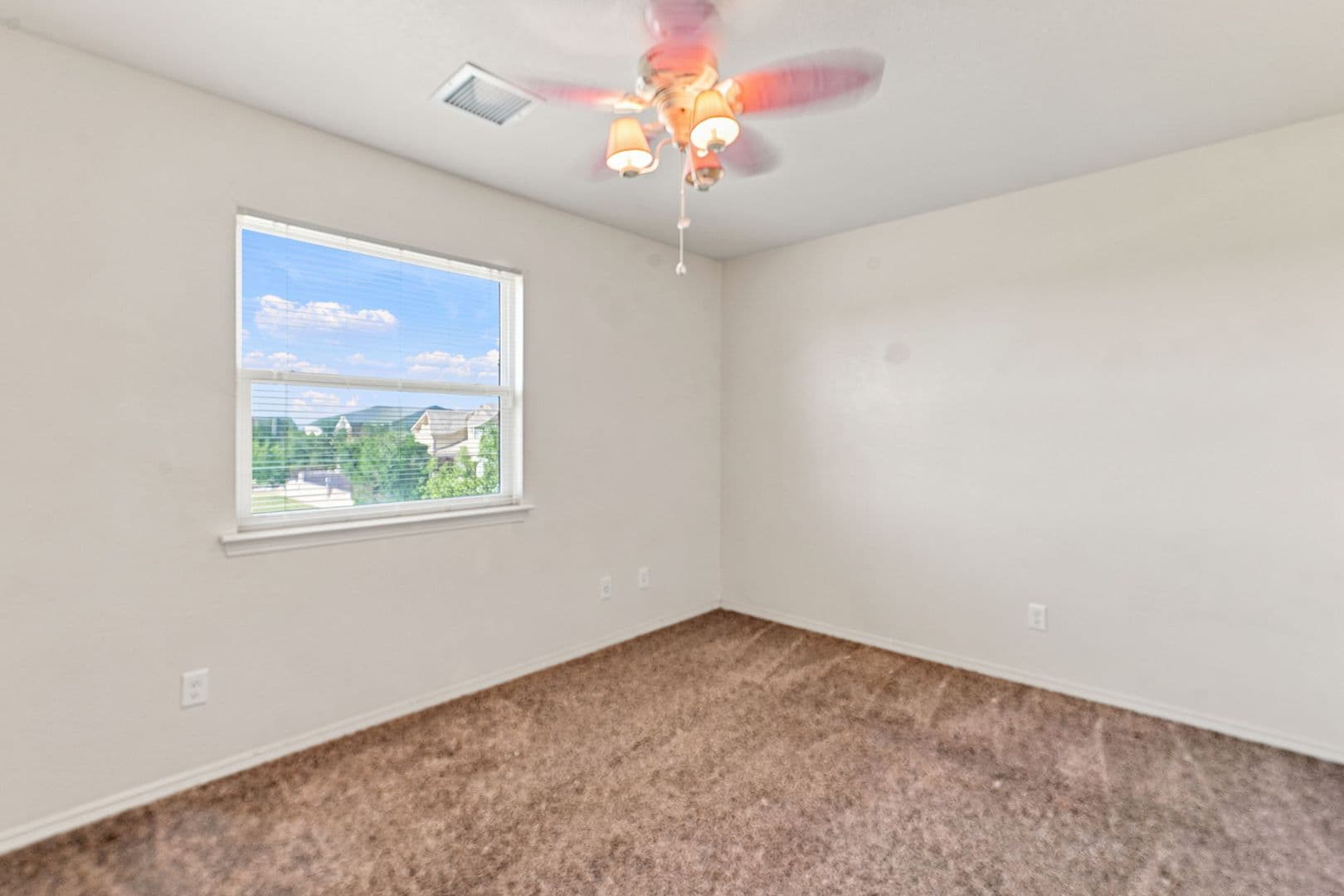 El Paso House: 14668 Oldenberg Ct