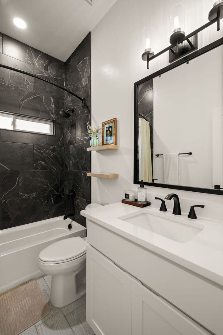 El Paso House: 3613 Pattern Pl