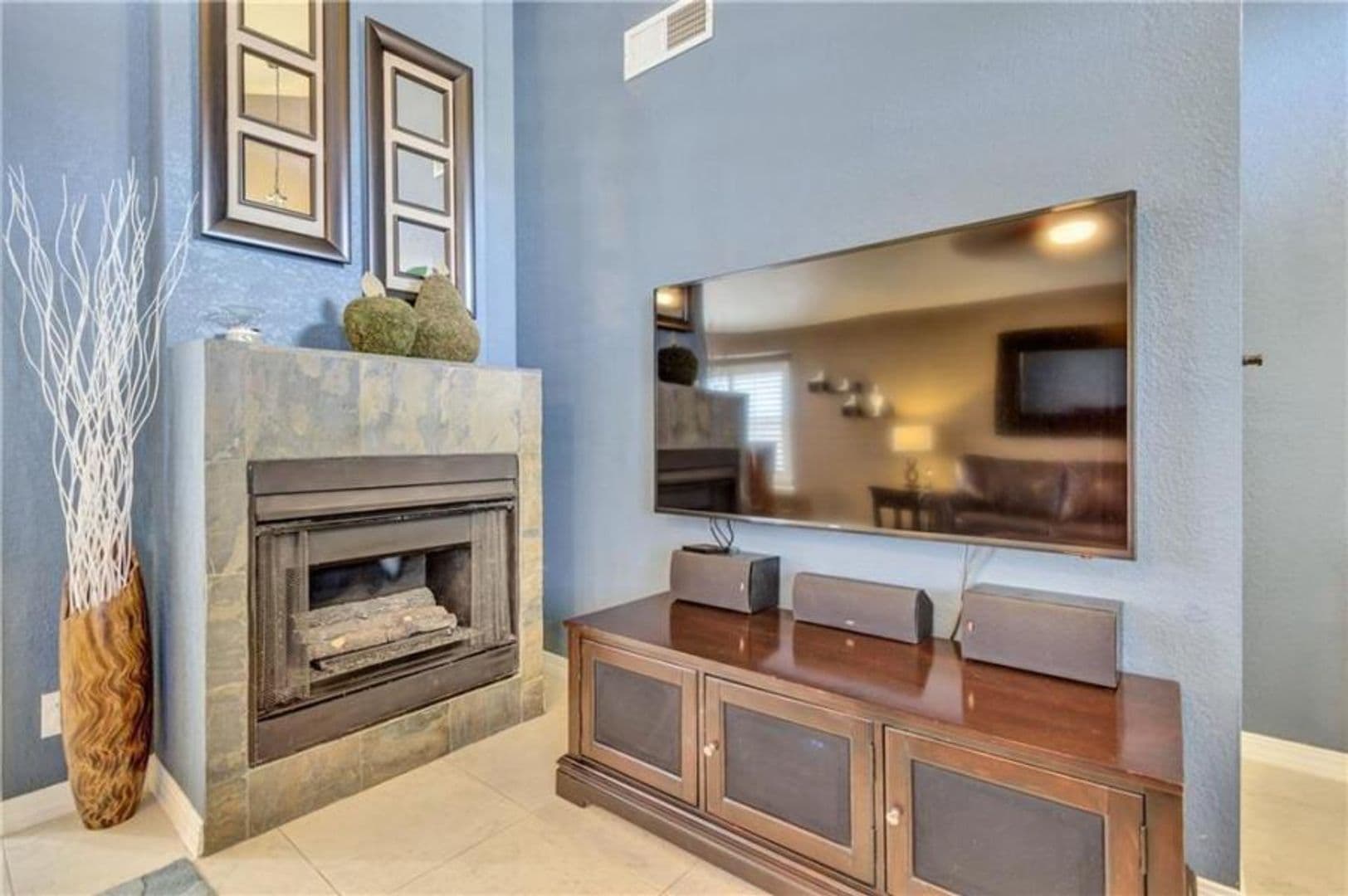 El Paso House: 7067 Crown Ridge Drive