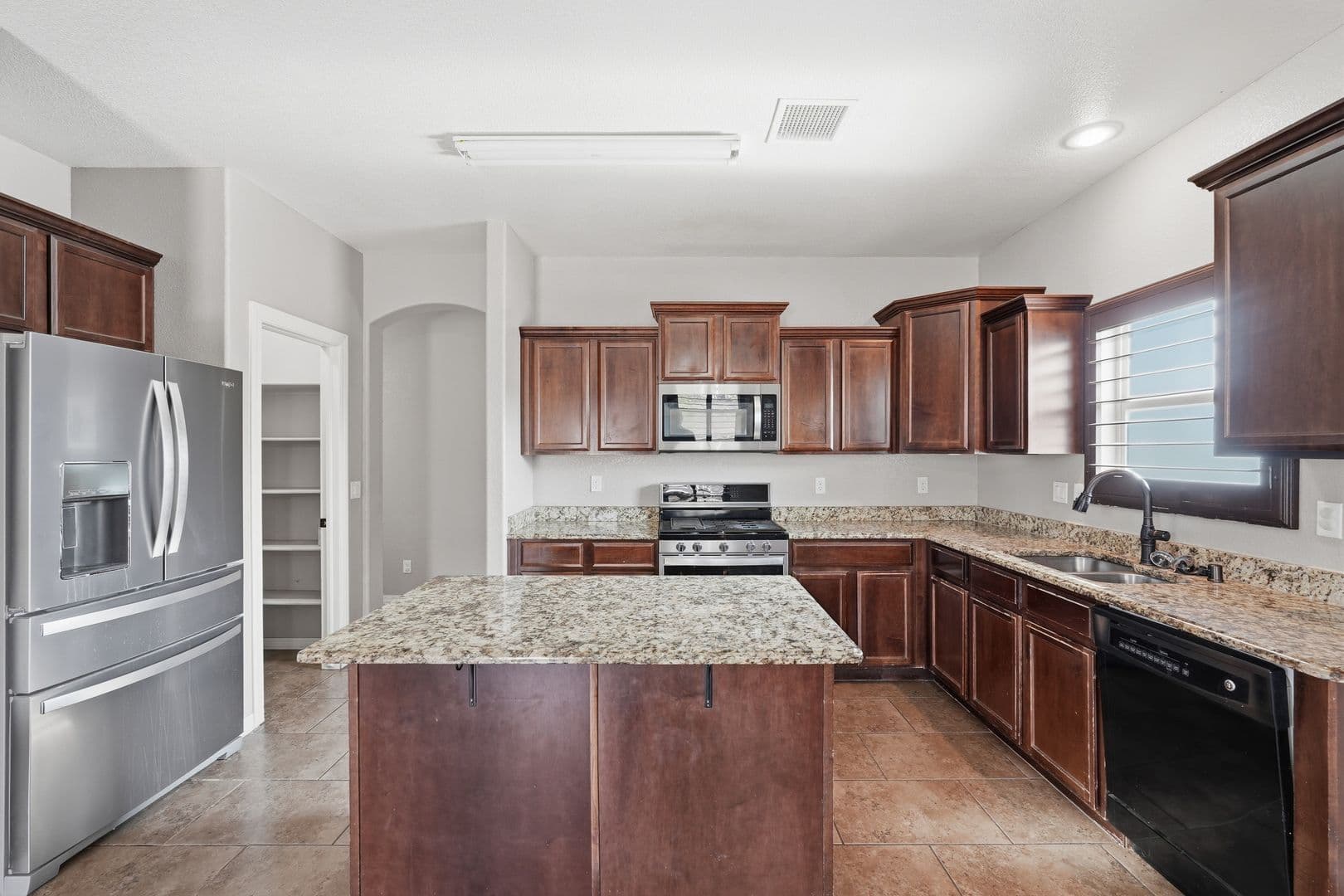 Horizon City House: 13255 Emerald Isle Street