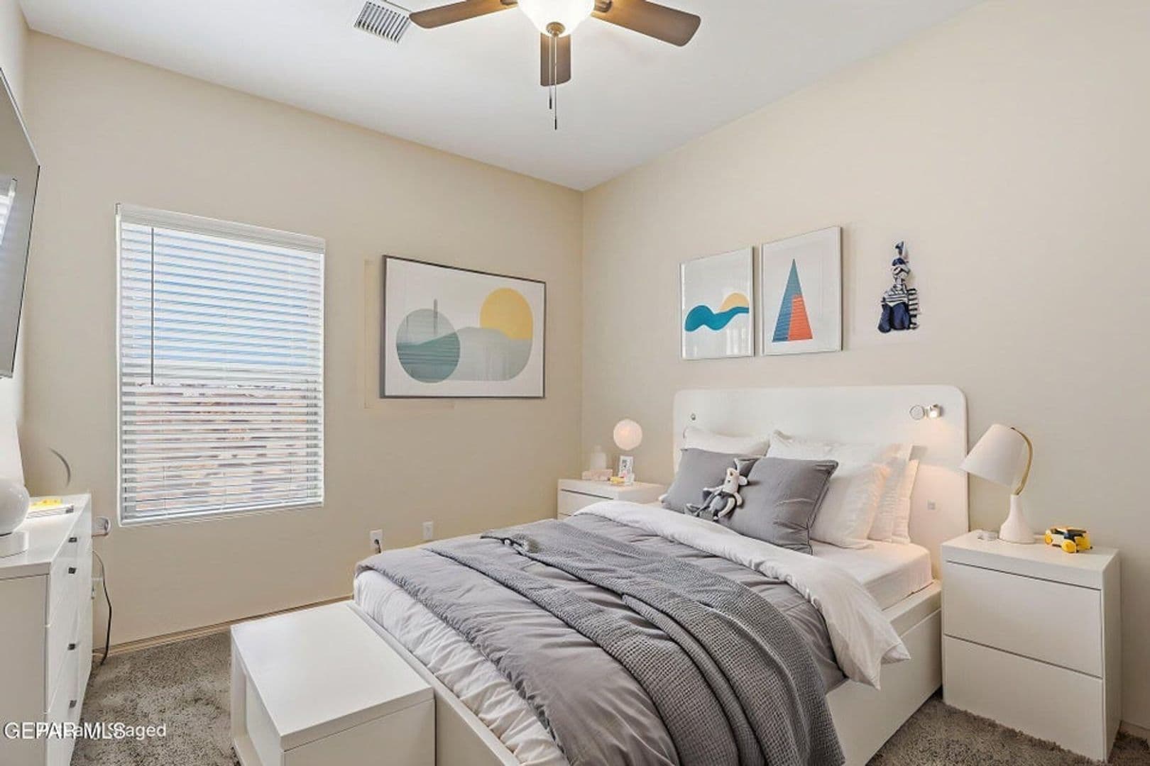 Horizon City House: 13981 Flora Vista Ave