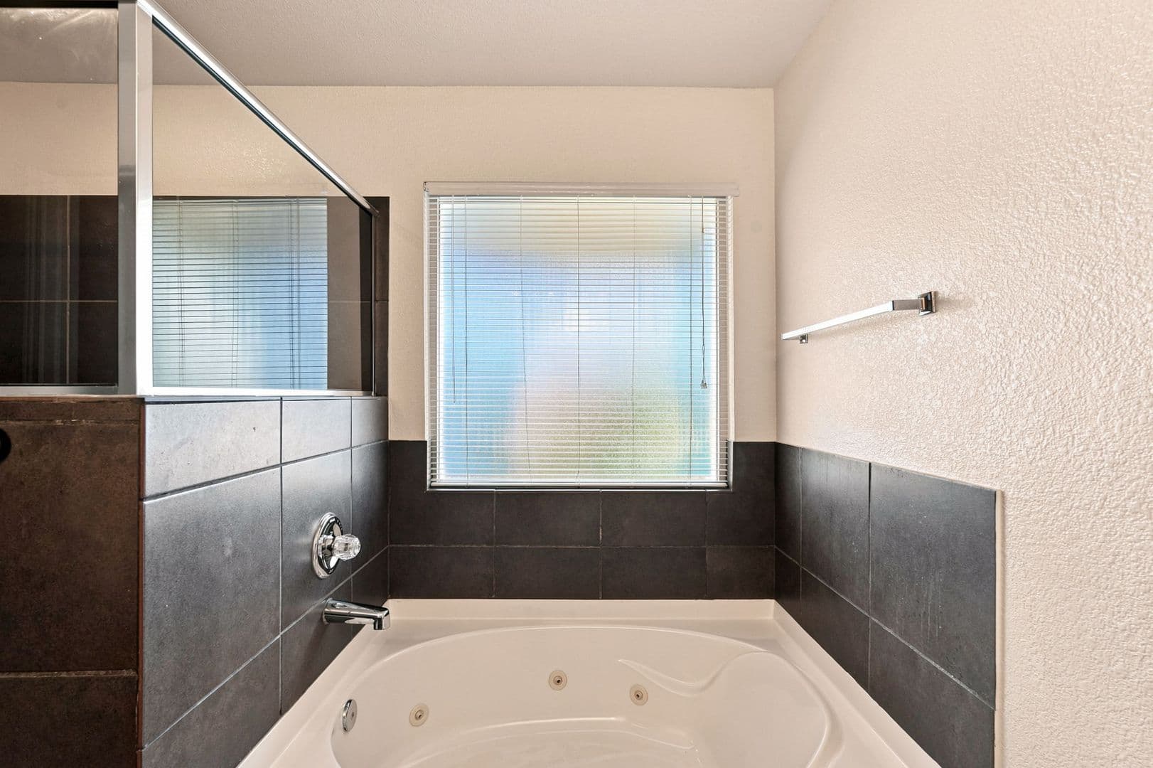 El Paso House: 14668 Oldenberg Ct