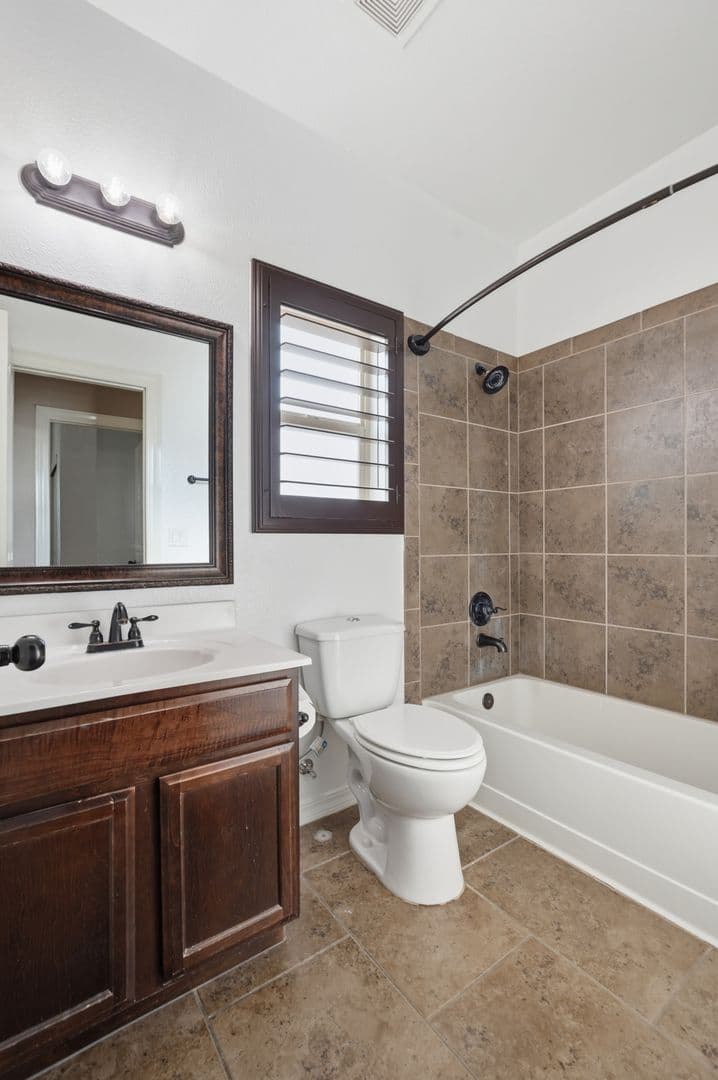 Horizon City House: 13255 Emerald Isle Street