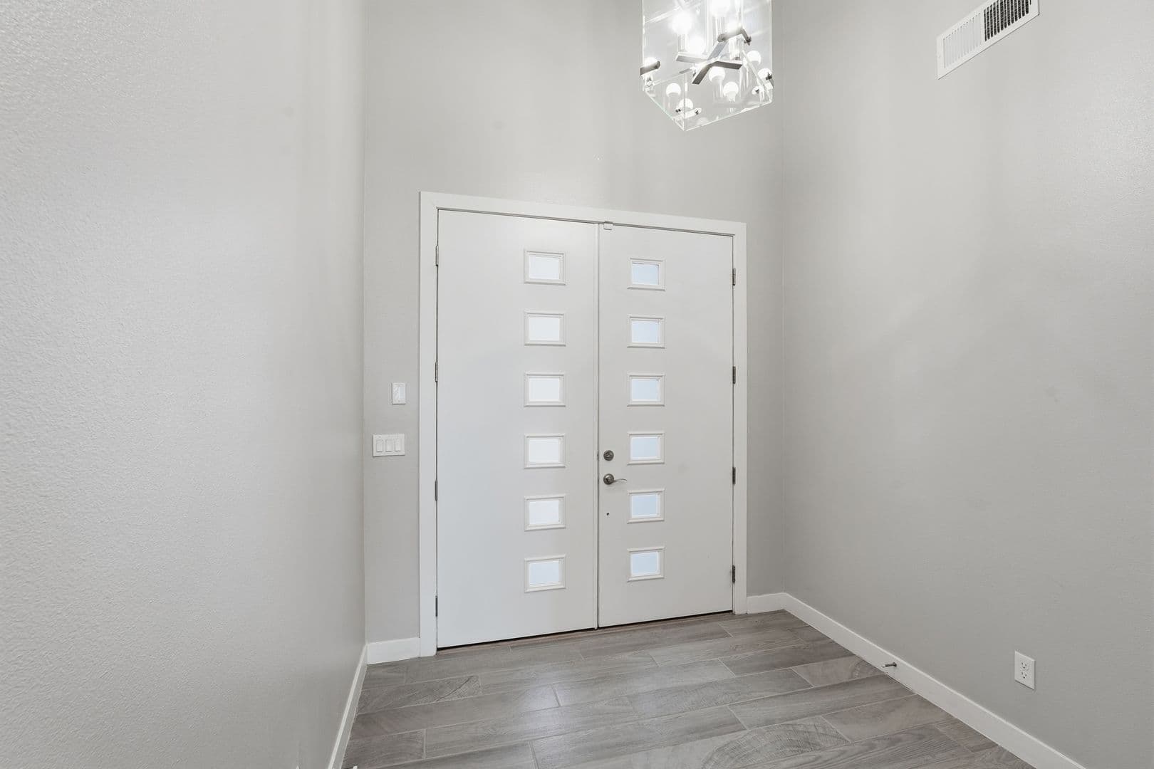 El Paso House: 14572 John McNeely