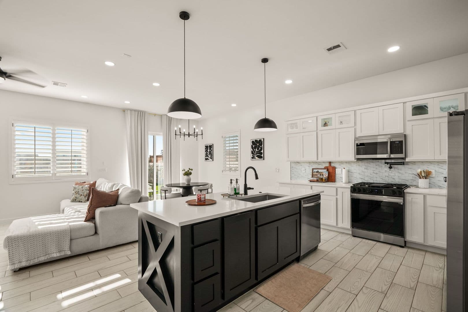 El Paso House: 3613 Pattern Pl