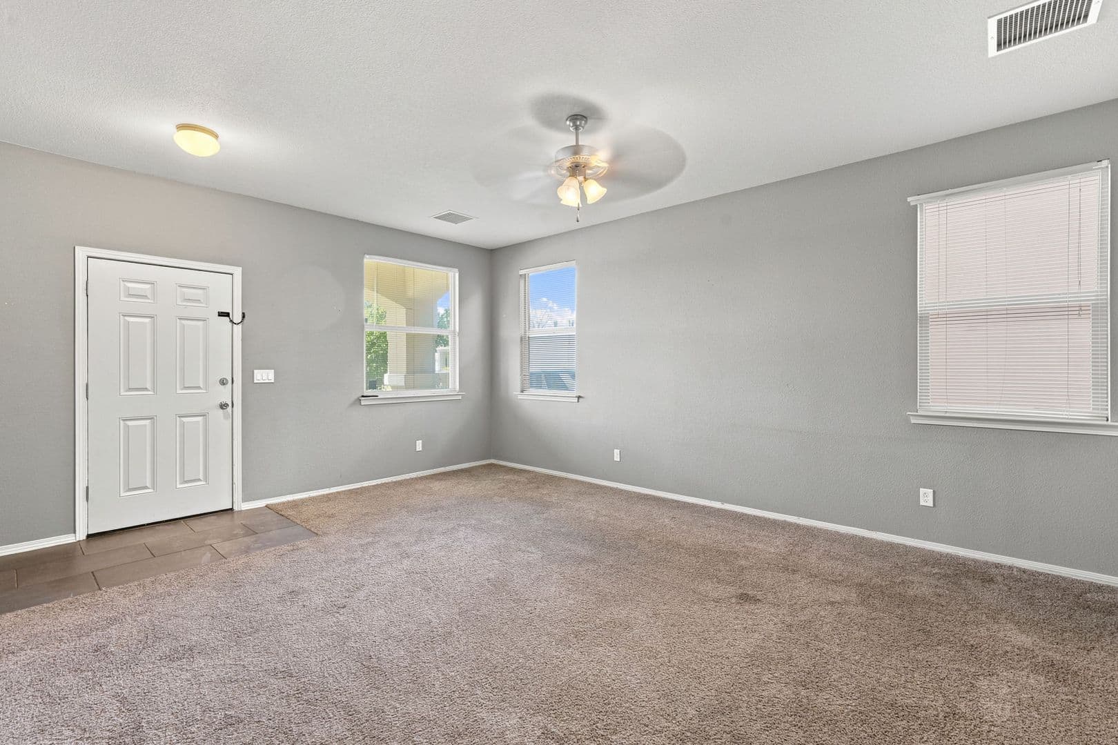 El Paso House: 14668 Oldenberg Ct