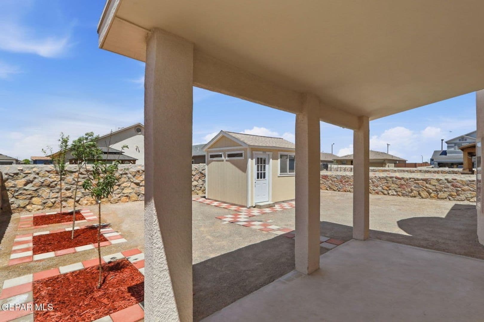Horizon City House: 13981 Flora Vista Ave