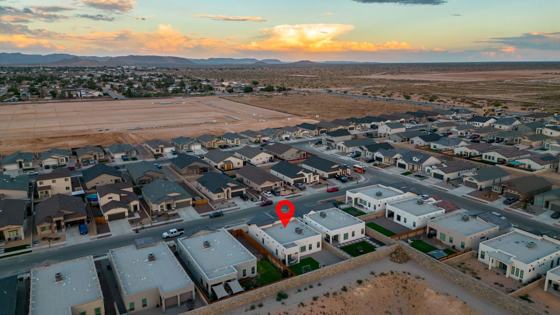 El Paso House: 3613 Pattern Pl