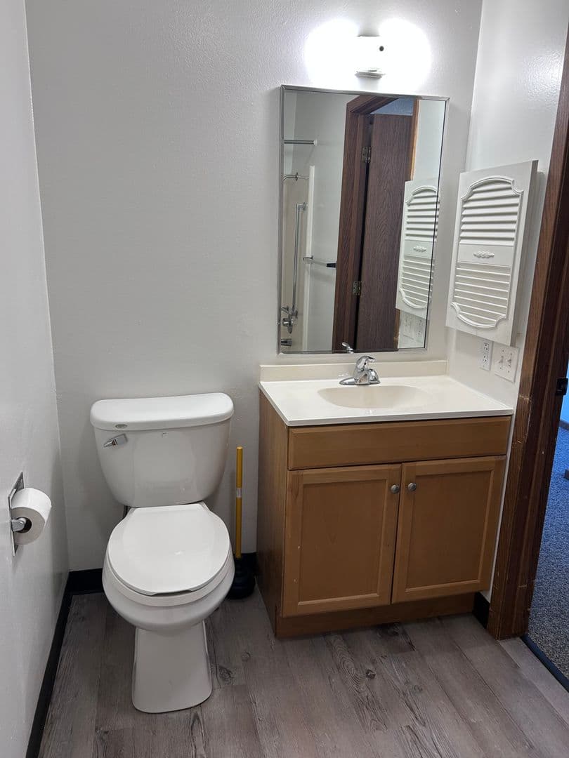 Indianola Apartment: 902 N 14th St & 1407 E Iowa Ave