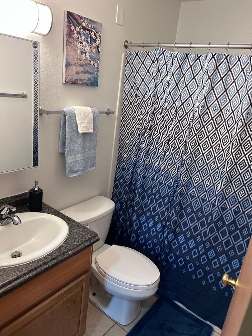 Indianola Apartment: 905 N 15th St & 1409 E Iowa Ave
