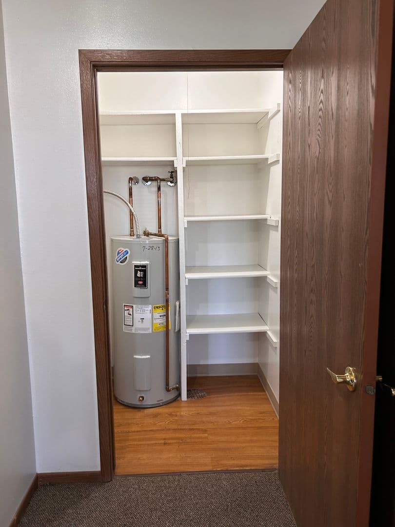 Indianola Apartment: 905 N 15th St & 1409 E Iowa Ave