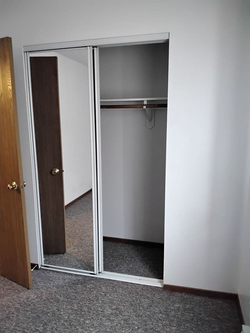 Huxley Apartment: 505 & 507 E 4th St