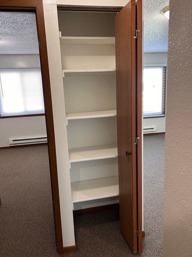 Indianola Apartment: 905 N 15th St & 1409 E Iowa Ave