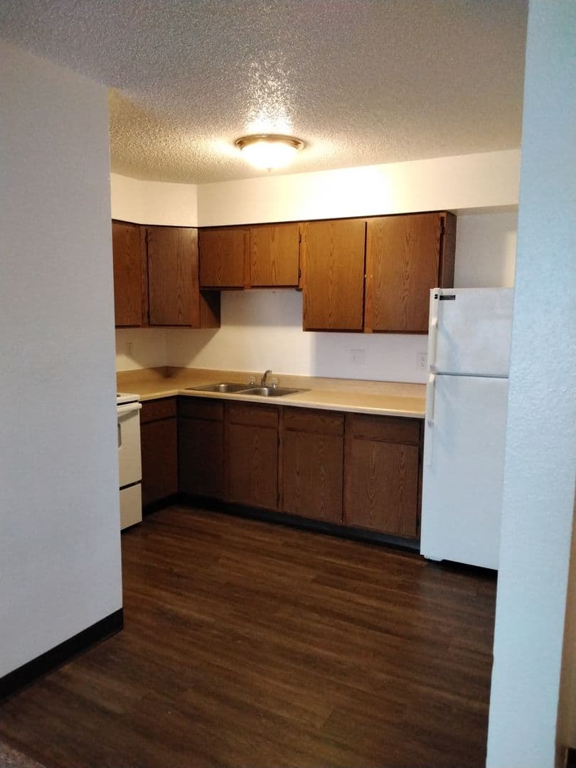 Huxley Apartment: 505 & 507 E 4th St