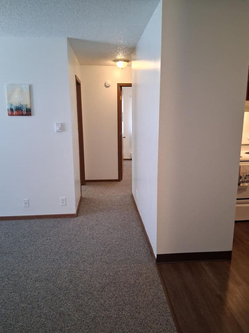 Huxley Apartment: 505 & 507 E 4th St