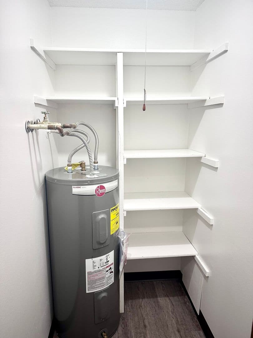 Indianola Apartment: 905 N 15th St & 1409 E Iowa Ave