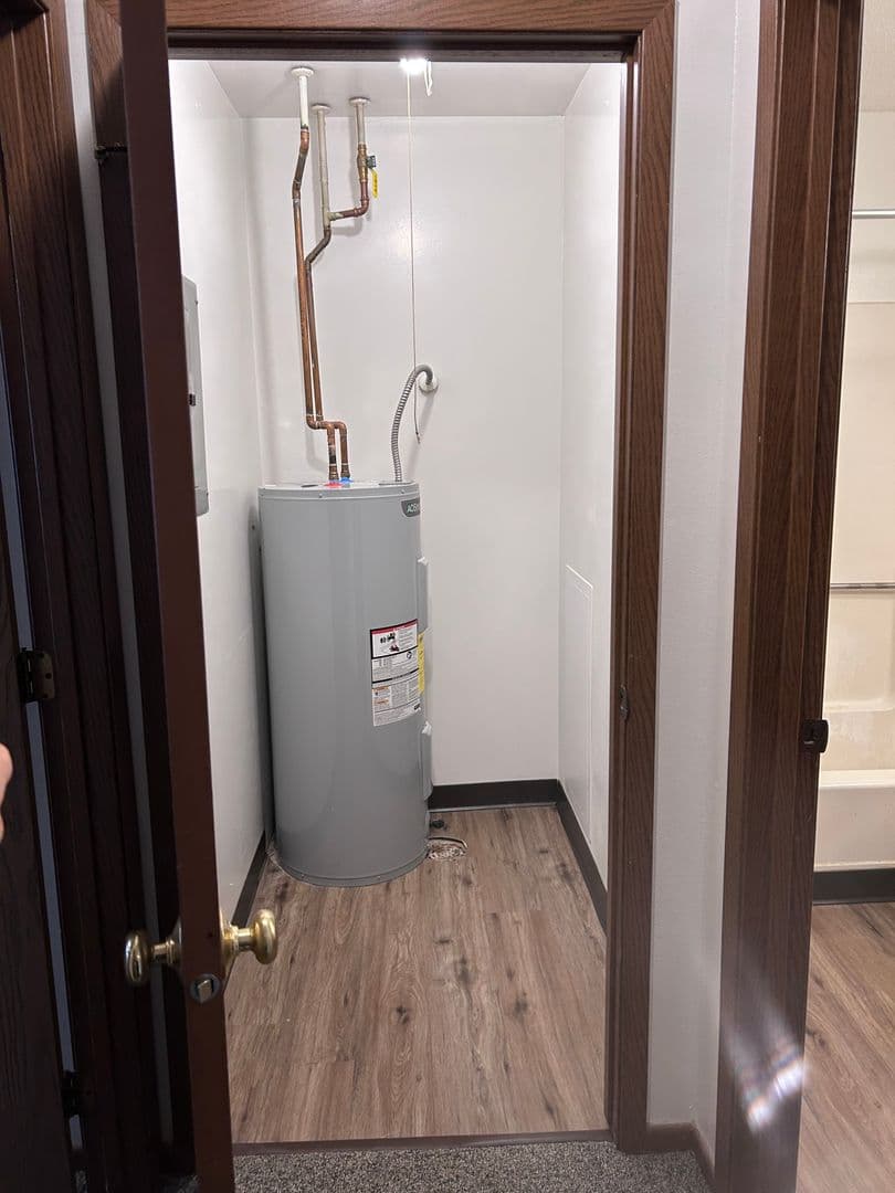 Indianola Apartment: 902 N 14th St & 1407 E Iowa Ave