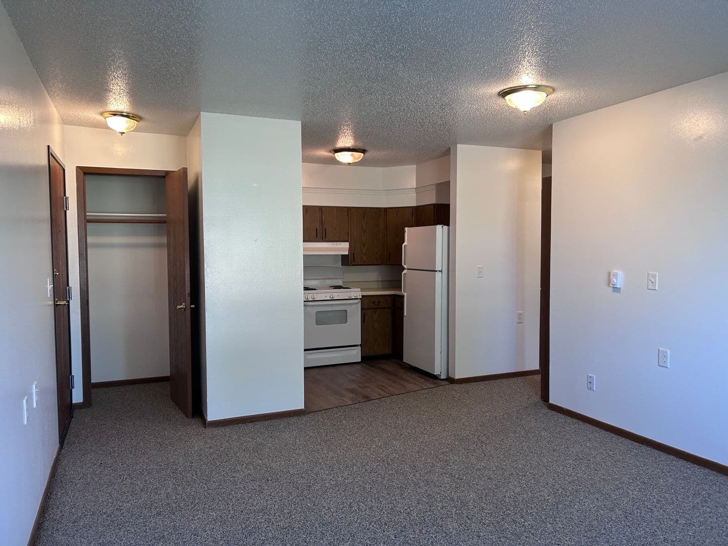Indianola Apartment: 902 N 14th St & 1407 E Iowa Ave