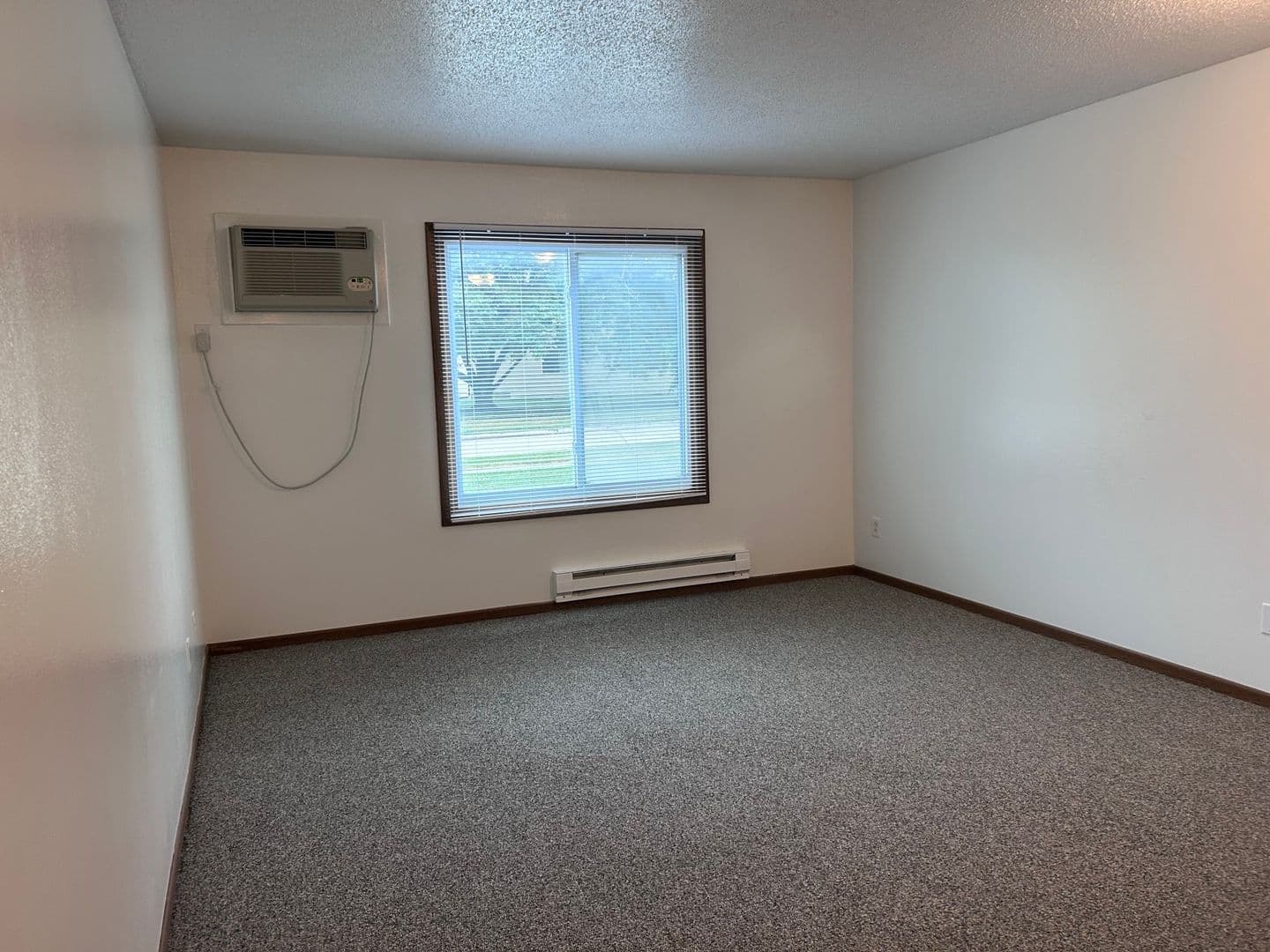 Indianola Apartment: 902 N 14th St & 1407 E Iowa Ave