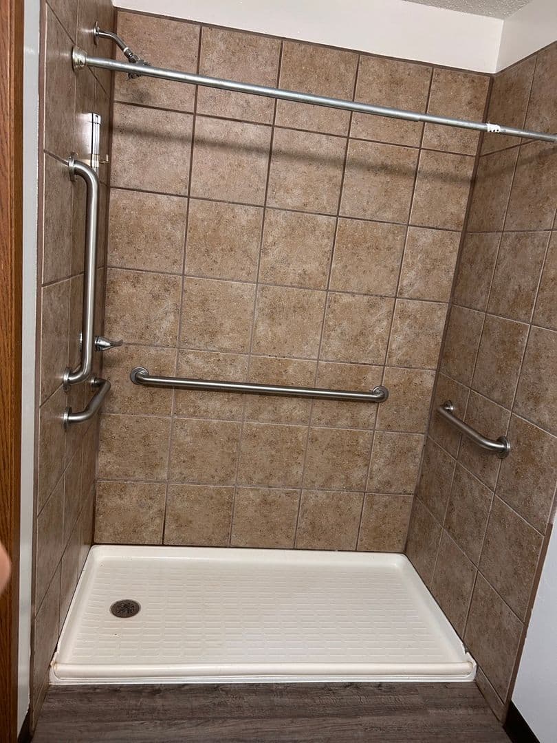 Indianola Apartment: 905 N 15th St & 1409 E Iowa Ave