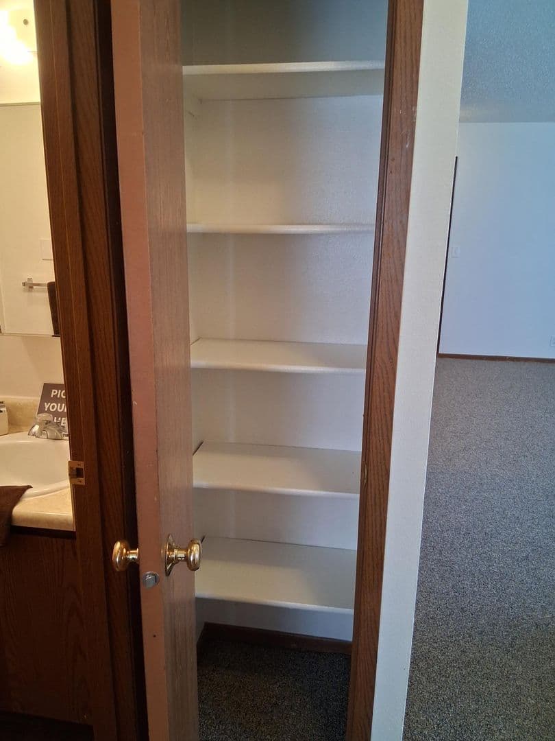 Huxley Apartment: 505 & 507 E 4th St