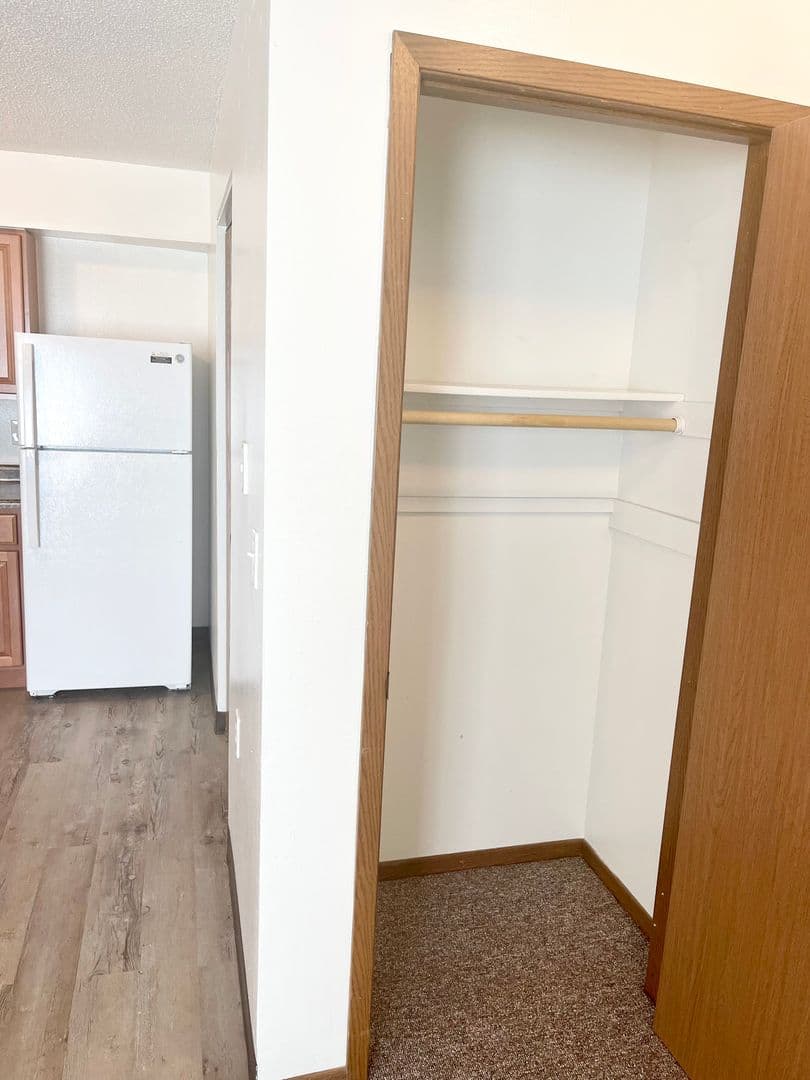 Indianola Apartment: 905 N 15th St & 1409 E Iowa Ave