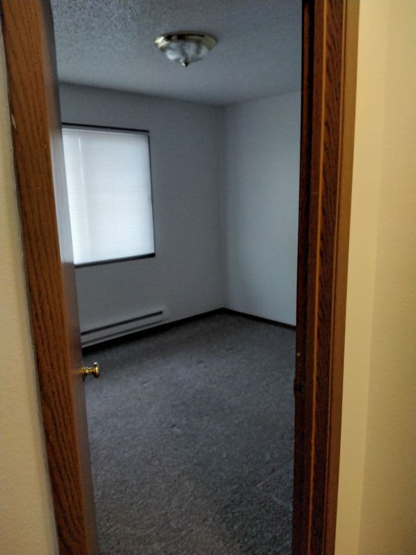 Huxley Apartment: 505 & 507 E 4th St
