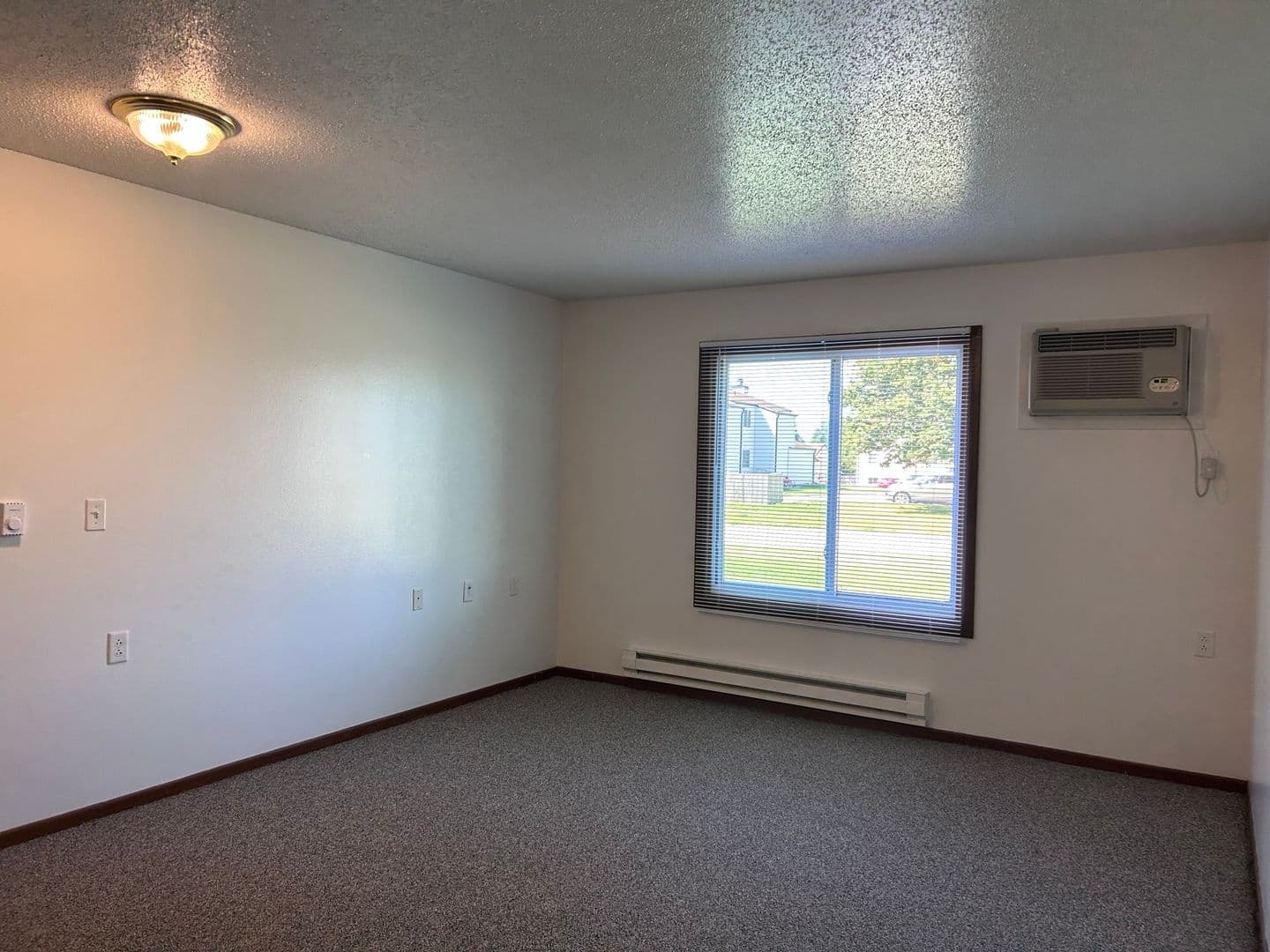 Indianola Apartment: 902 N 14th St & 1407 E Iowa Ave