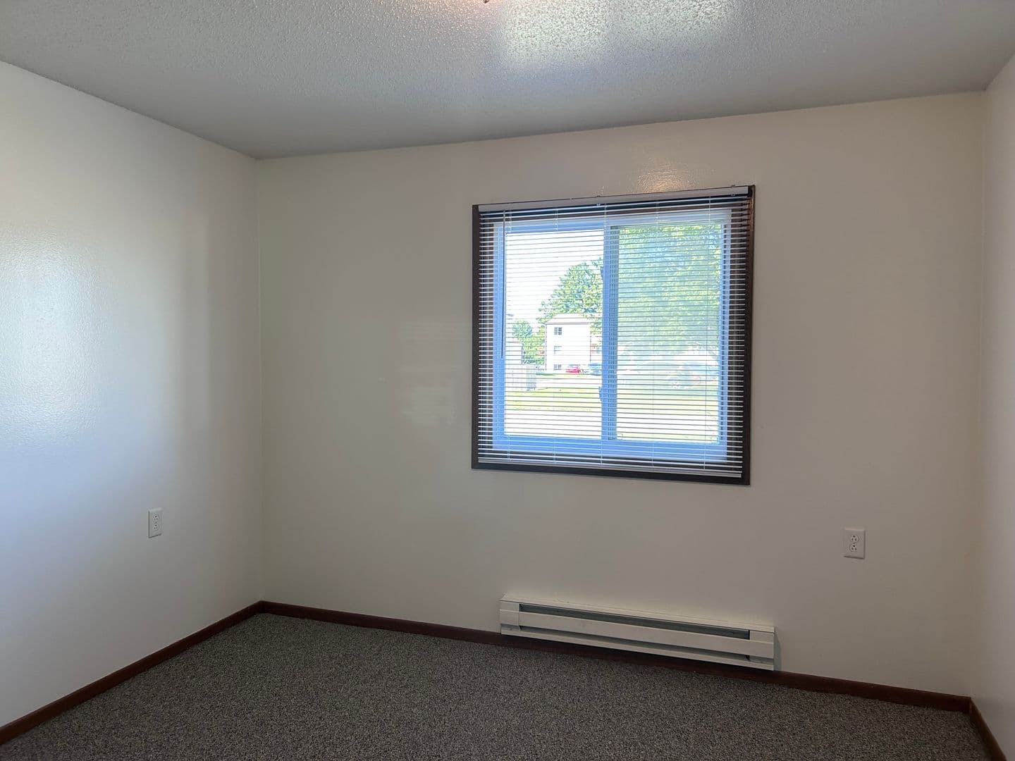 Indianola Apartment: 902 N 14th St & 1407 E Iowa Ave