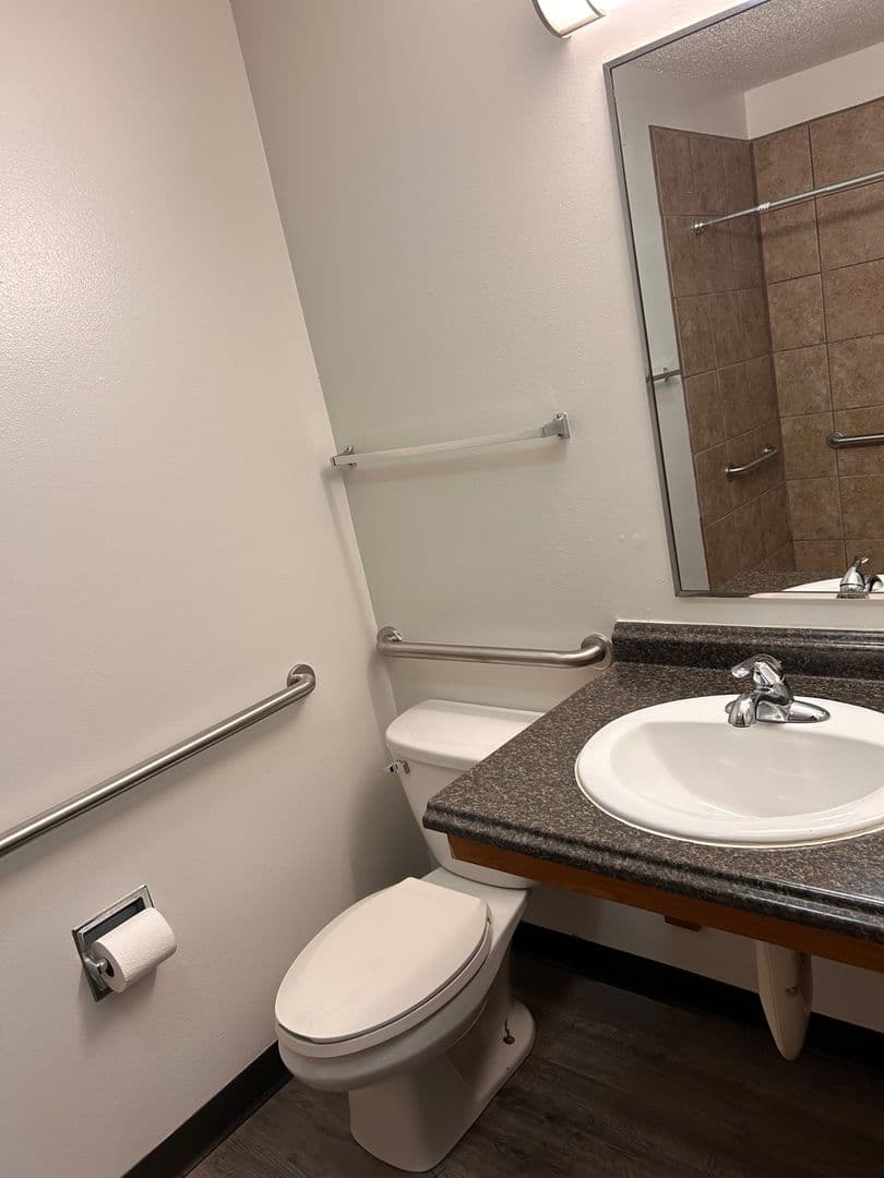 Indianola Apartment: 905 N 15th St & 1409 E Iowa Ave