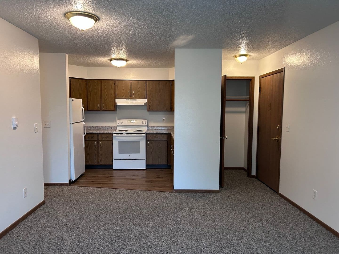 Indianola Apartment: 902 N 14th St & 1407 E Iowa Ave