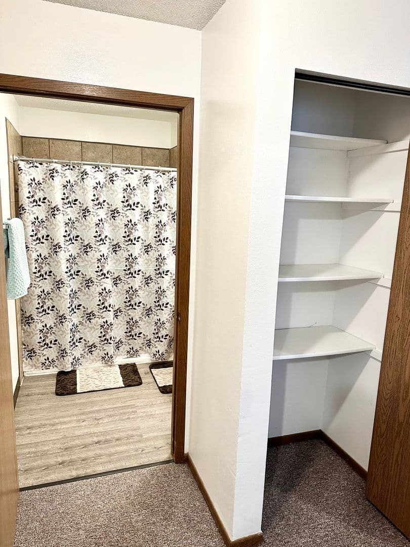 Indianola Apartment: 905 N 15th St & 1409 E Iowa Ave