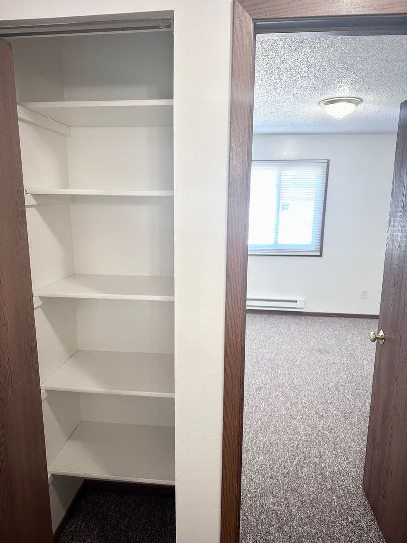 Indianola Apartment: 905 N 15th St & 1409 E Iowa Ave