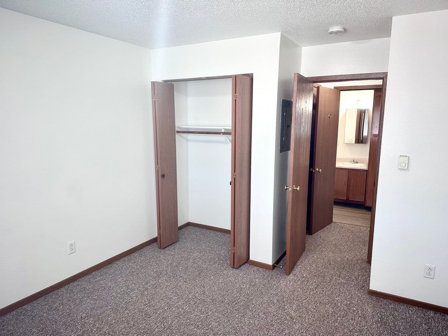 Indianola Apartment: 905 N 15th St & 1409 E Iowa Ave