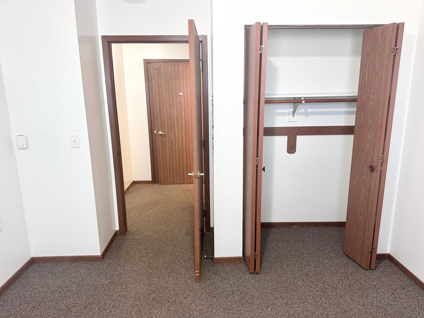 Indianola Apartment: 905 N 15th St & 1409 E Iowa Ave