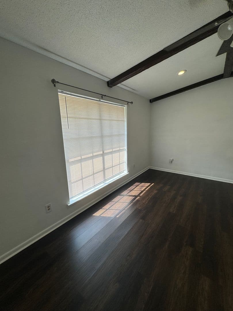 Enterprise House: 210 Meredith Street