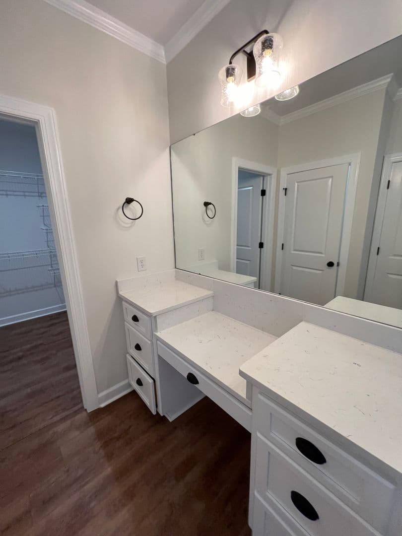 Enterprise House: 107 Sawtooth Street