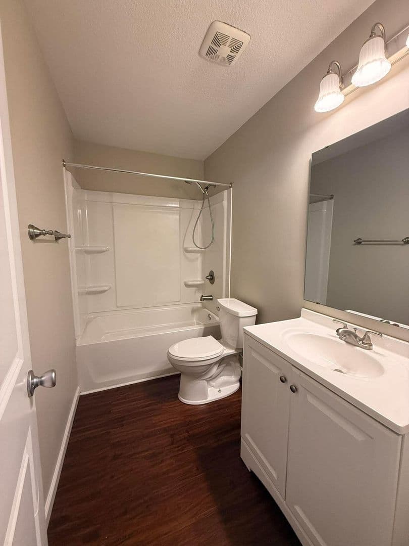 Enterprise Apartment: 209 Glenwood