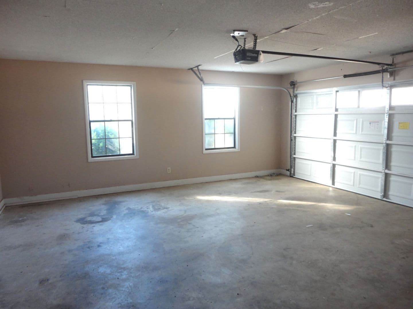 Enterprise House: 201 Pratt Drive