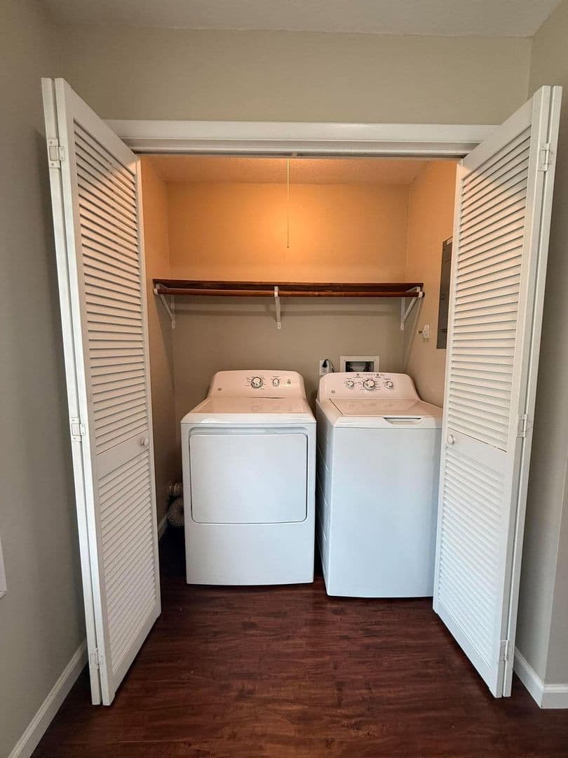Enterprise Apartment: 209 Glenwood