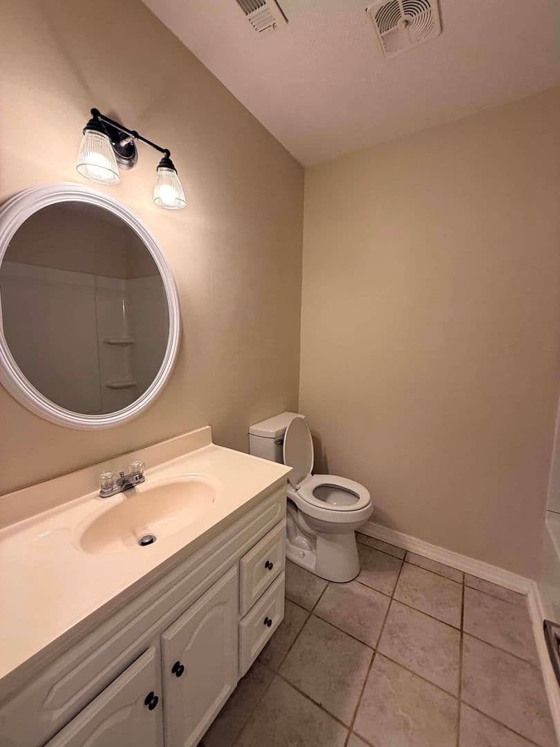 Enterprise House: 104 Yellowleaf Drive
