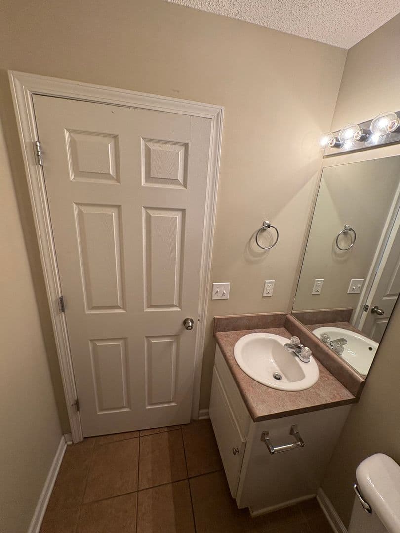 Enterprise Apartment: 115 Wakefield Way
