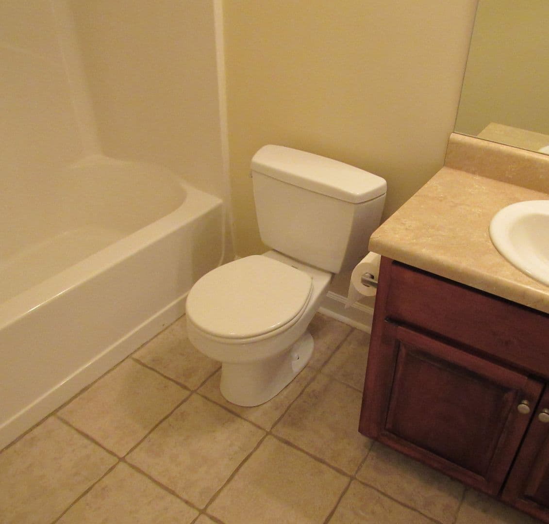Enterprise Apartment: 211 Eagle Landing
