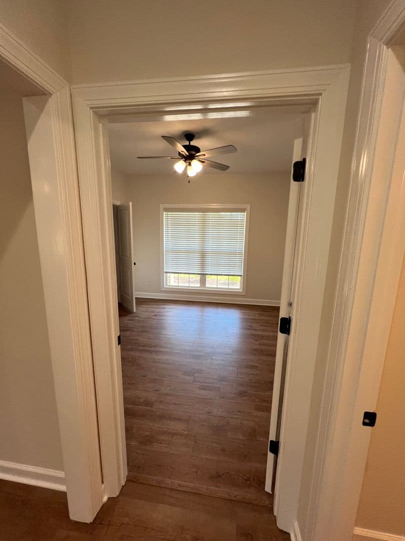 Enterprise House: 107 Sawtooth Street