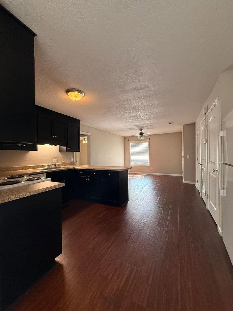 Enterprise Apartment: 209 Glenwood