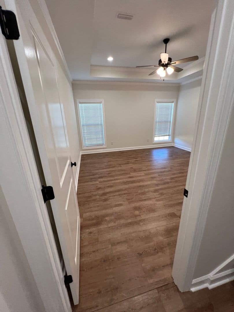 Enterprise House: 107 Sawtooth Street