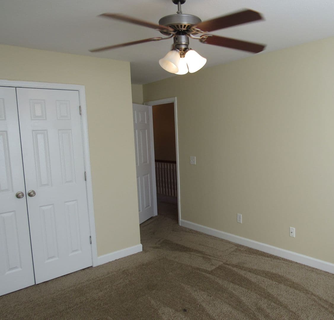 Enterprise Apartment: 211 Eagle Landing